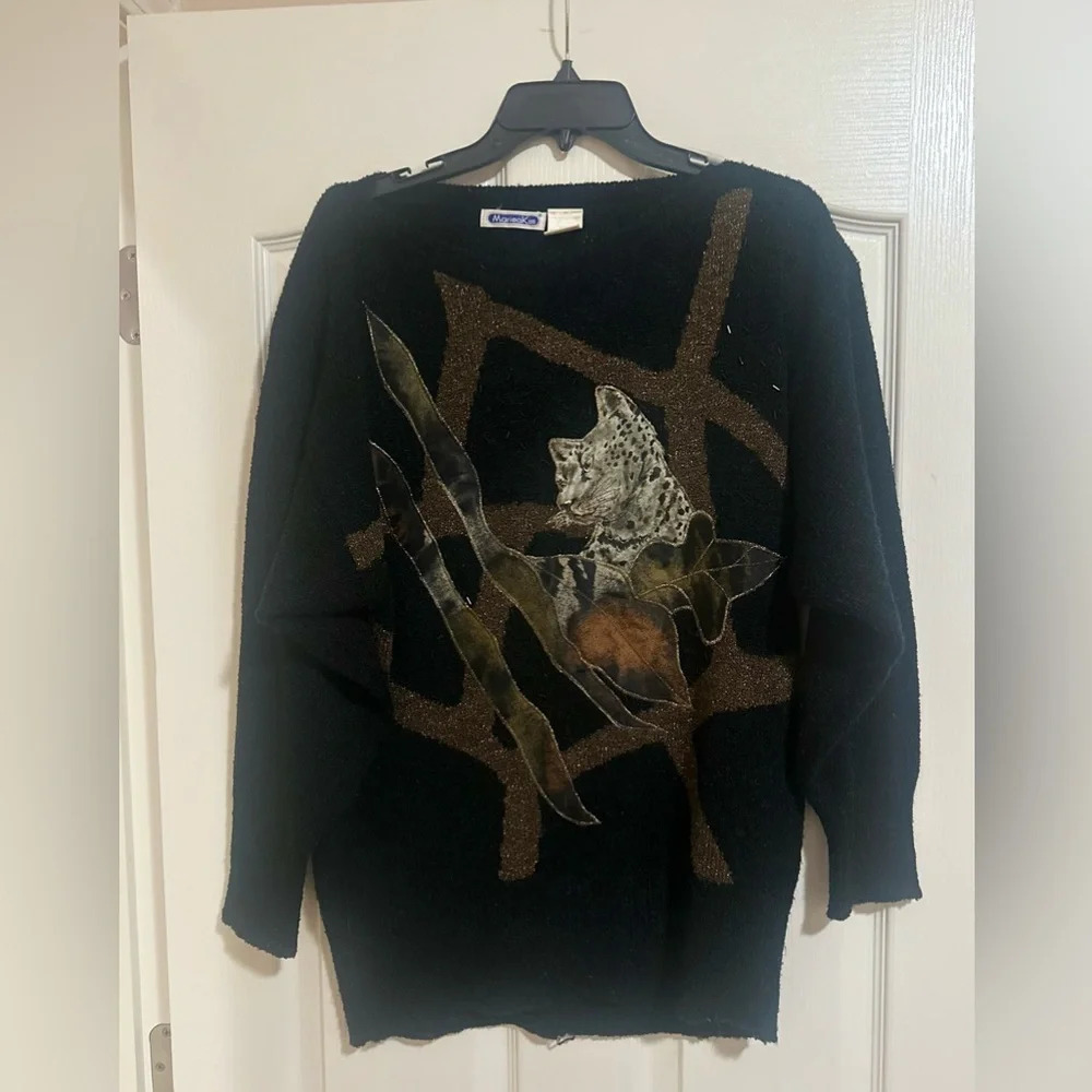 Vintage 80's Cheetah Cat Appliqué Metallic Black‎ Tunic Sweater. Size Large.